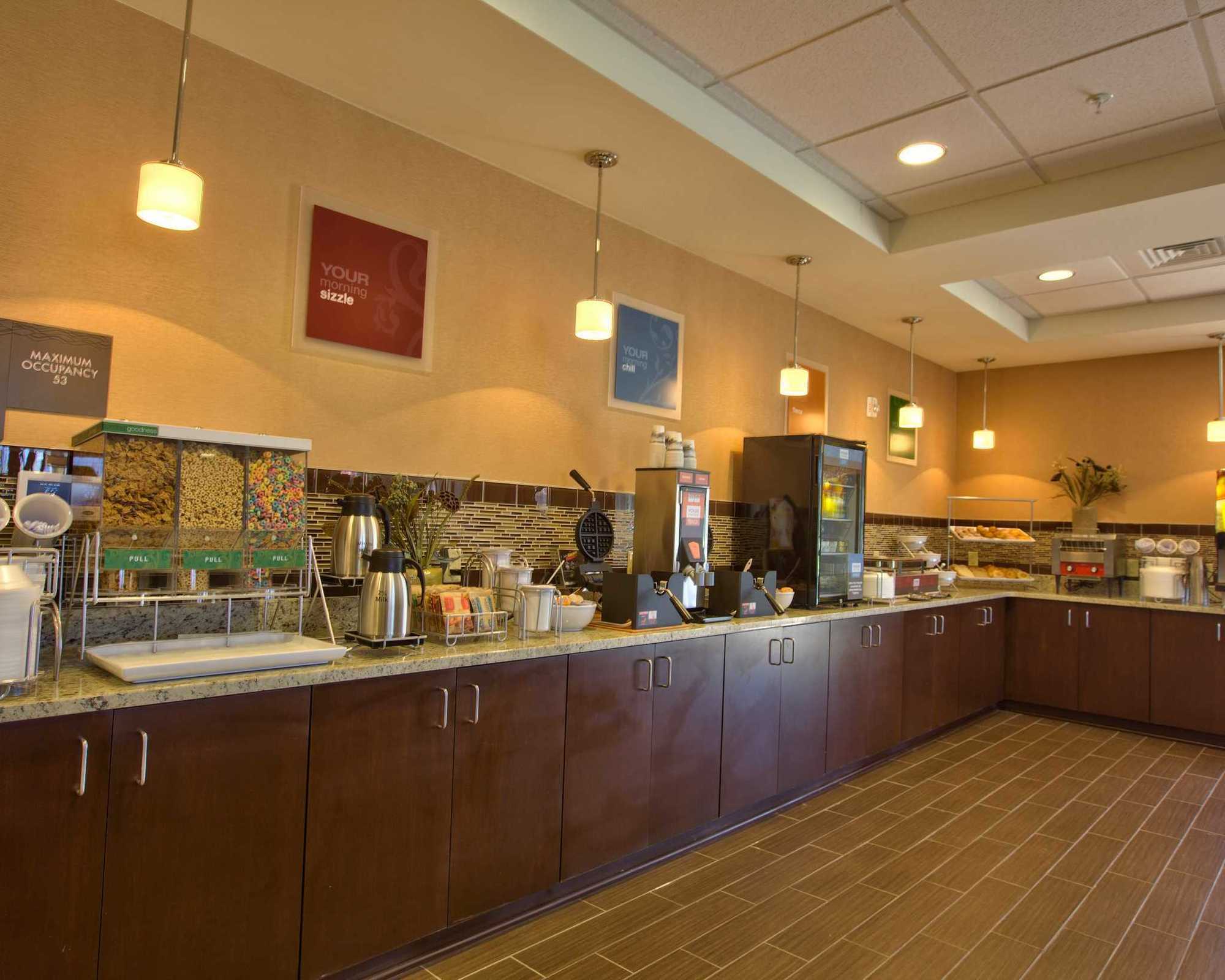 Comfort Inn & Suites Dothan East Konforlar fotoğraf