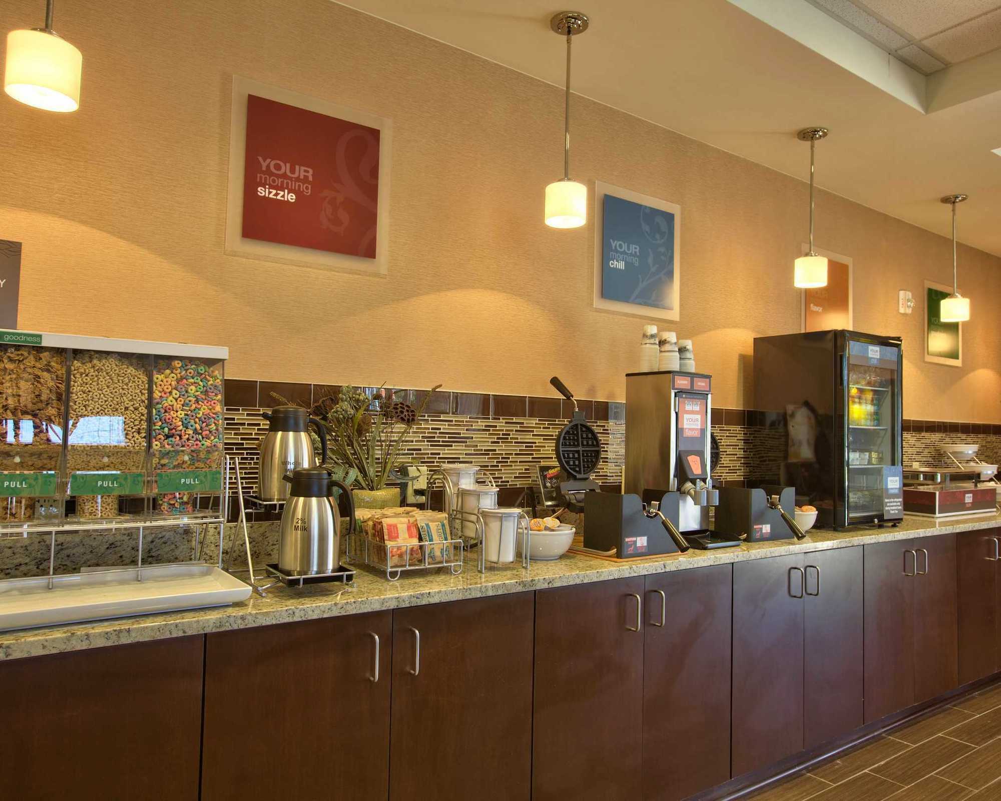 Comfort Inn & Suites Dothan East Konforlar fotoğraf
